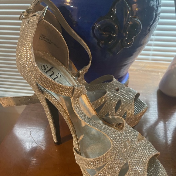 Shi Heels - Picture 6 of 7